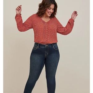 TORRID GEORGETTE PINTUCK BUTTON-FRONT BLOUSE size 00